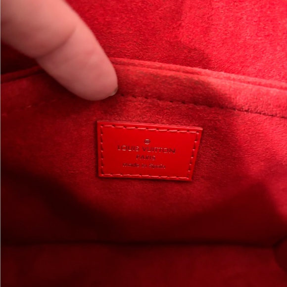 Louis Vuitton Monogram Epi Saint Michel crossbody bag - Picture 12 of 12